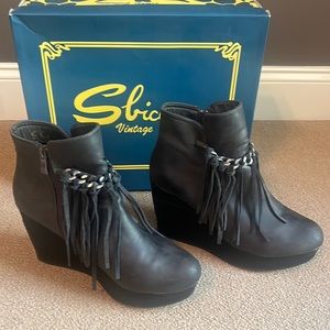 Sbicca Vintage Collection Zepp Fringe Chain Platform Wedge Booties, Size 10